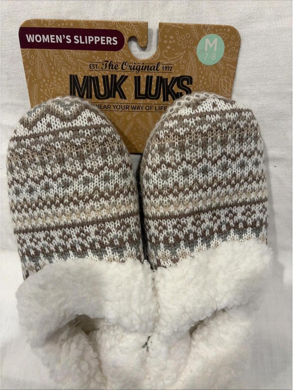 New MUK LUKS Women’s Slippers Brown Size M 7-8